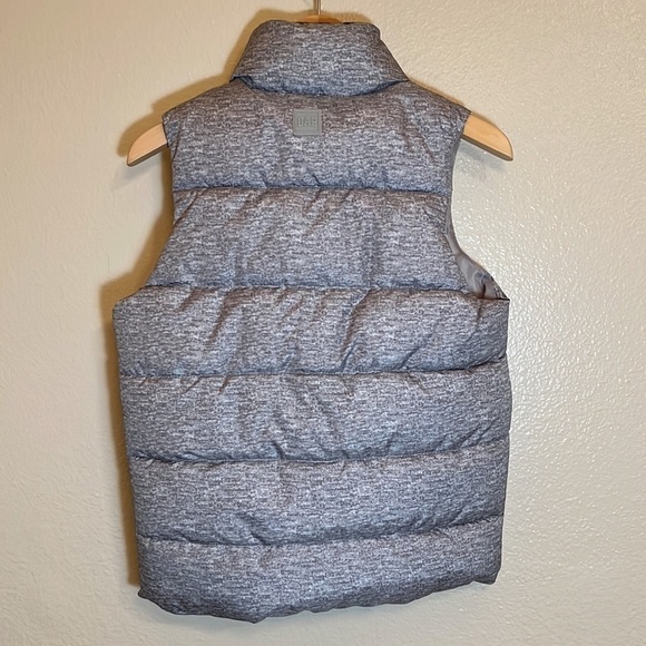 𝅺GAP Boy Gray Puffer Vest - Picture 9 of 14